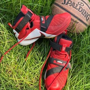 Lebron James Nike shoe #23 size 8